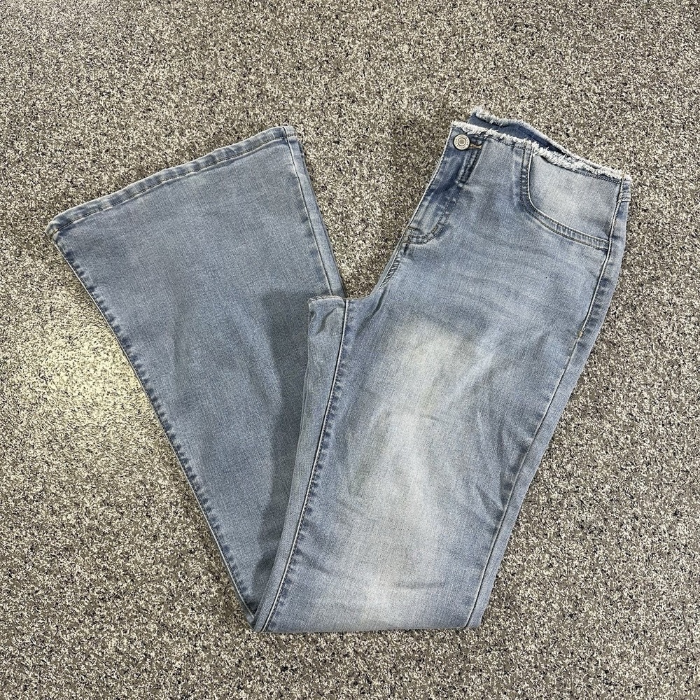Vanilla‎ Star Jeans Womens Size 7 28x31 Mid Rise Flare Bell Raw Hem Light